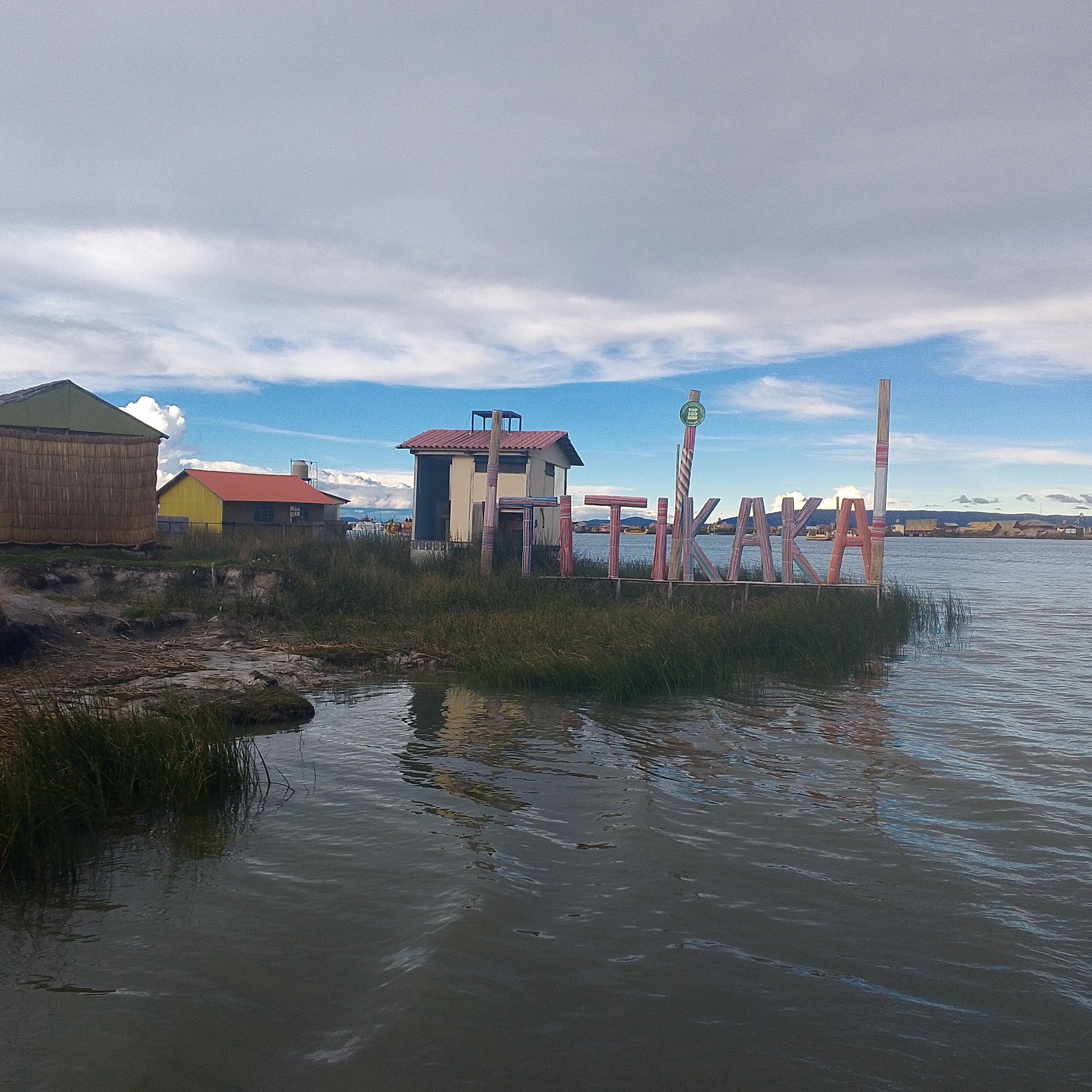 Schwimmende Inseln der Uros: Führung, Kultur und Tradition.