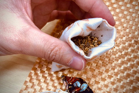 Tokyo Walking Tour: Tsukiji Market, Incense, Imperial Palace