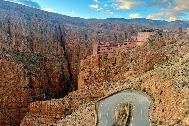 Marrakech or Fes: 4-Day Desert Tour to Erg Chebbi Dunes 4D3N Desert Tour Fez to Marrakech (Luxury Accommodations)