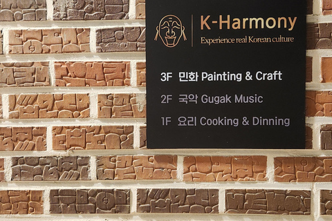 Seoul: Minhwa Painting Workshop in Itaewon