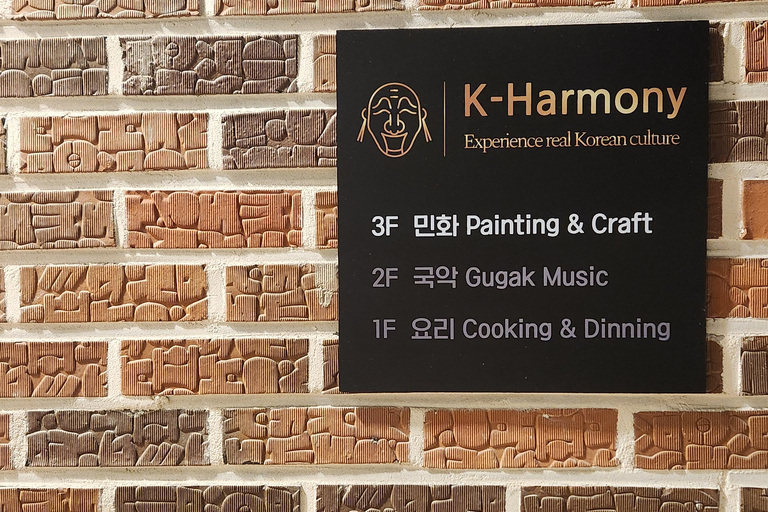 Seoul: Minhwa Painting Workshop in Itaewon