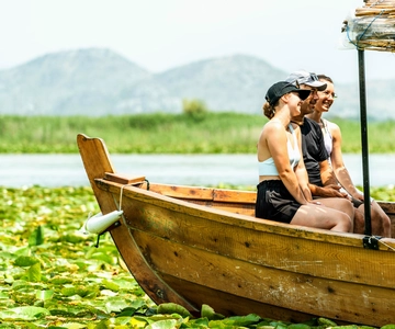 Lago Skadar: Tour en barco panorámico guiado al Monasterio de Kom