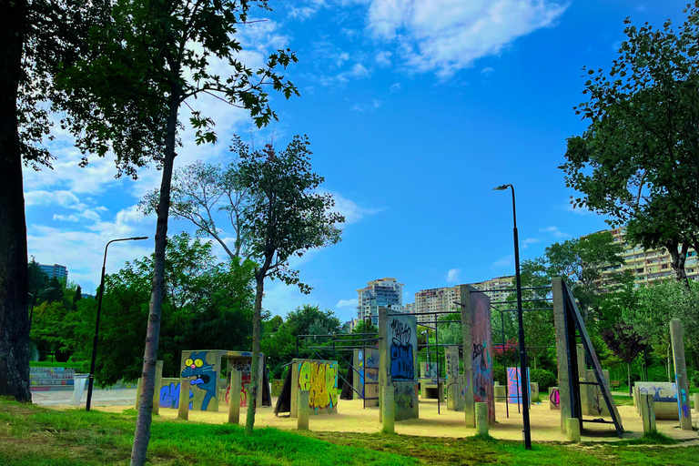 Tbilisi: Walk to a Luxurious District with Parks & Coffee Shared-Group Tour ***3 HOURS***