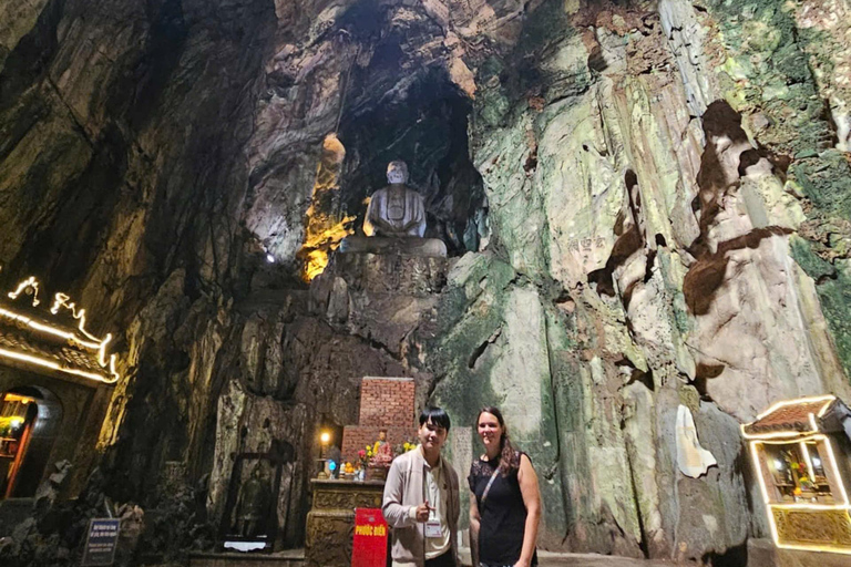 Da Nang : montagne de marbre, pont du Dragon, plage en moto