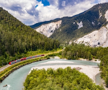 Zurich: Glacier Express's Swiss Alps & Lucerne Private Tour