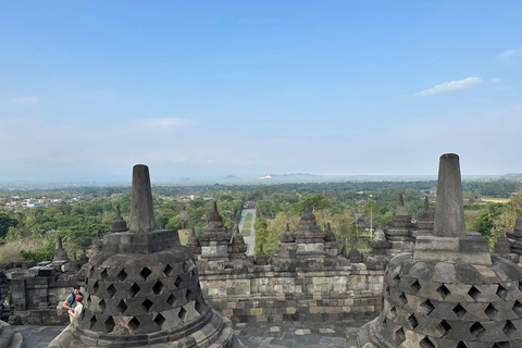 Tour del Tempio di Borobudur e del Tempio di Prambanan con scalata