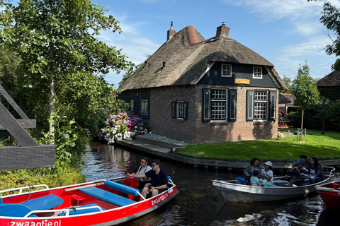 From Amsterdam: Giethoorn Small Group Tour with Boat Ride