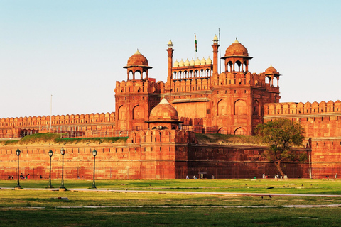 From Delhi: 4-Day Luxury Golden Triangle Tour with Hotels Guide + Transport + 3-Star Hotels