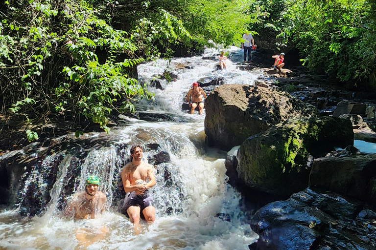 Foz do Iguaçu: półdniowa wycieczka po wodospadach i szlakachFoz do Iguaçu: półdniowa wycieczka do wodospadów i szlaków turystycznych