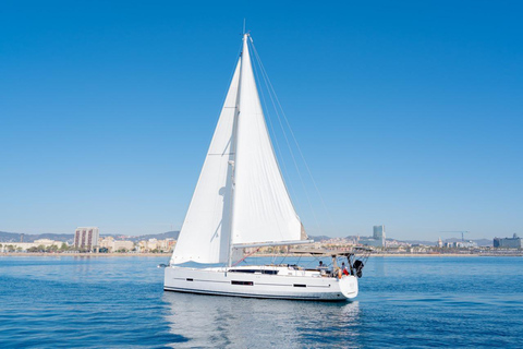 Barcelona: 2H Sailing with Open Bar, Snacks & Swim Stop