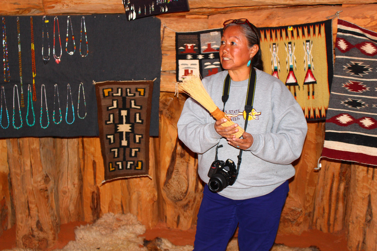 Monument Valley: Scenic 3.5-Hour Cultural Tour