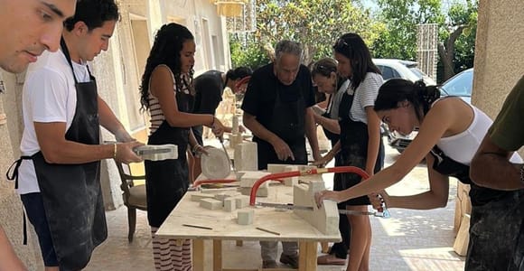 LOCOROTONDO: Create a stone souvenir with a final aperitif