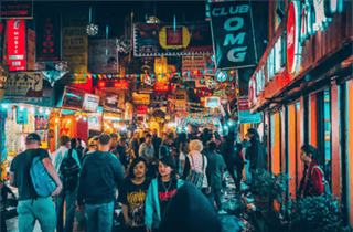 Kathmandus Nachtleben: Kneipentour in Thamel mit einem einheimischen Gastgeber