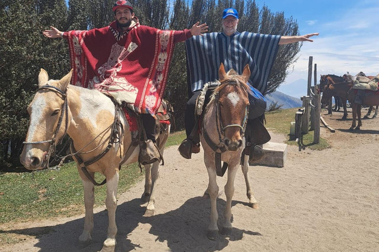 Quito: Pichincha Volcano Cable Car and Hiking Tour Rucu Pichincha Summit