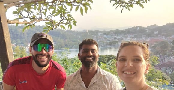Kandy: Teefabrik und Tee-Verkostungstour mit dem Tuk-Tuk