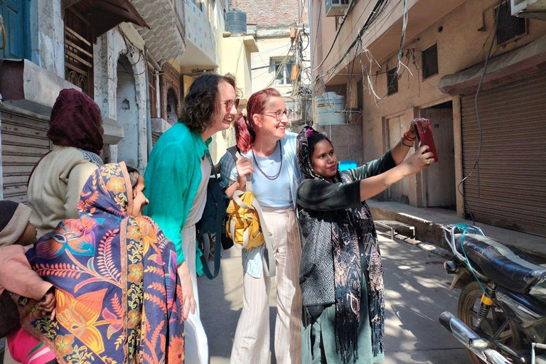 德里：女性导游陪同的旧德里豪华之旅与嘟嘟车体验德里：老德里奢华之旅（女导游陪同，嘟嘟车接送）