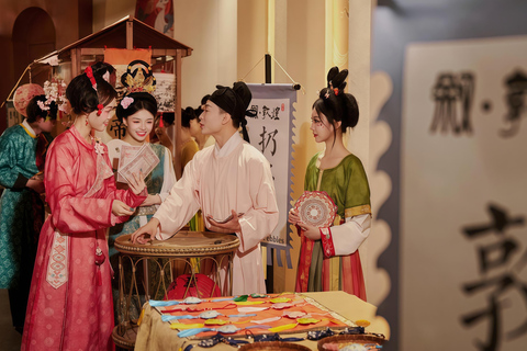 Shanghai: Silk Road Immersive Show with Hot Pot Dinner Regular Seat（Row 2~3）Only Lunch