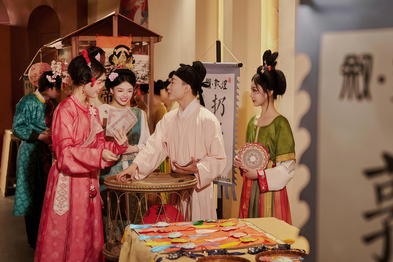 Shanghai: Silk Road Immersive Show with Hot Pot Dinner Regular Seat（Row 2~3）Only Lunch