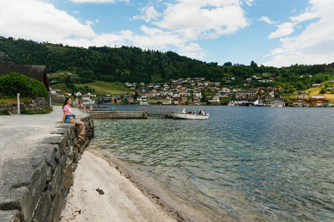 Bergen: Waterfalls of Hardangerfjord Guided Tour