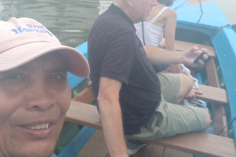 Jakarta: Guided City Tour by Tuk Tuk, Train, and Boat