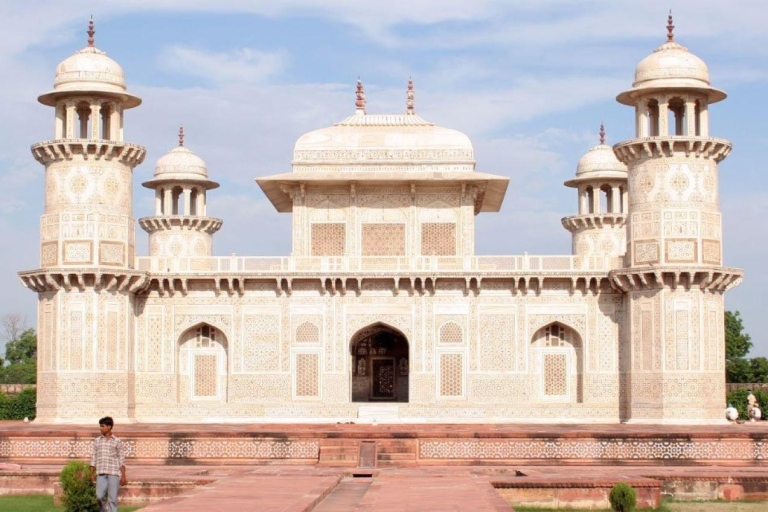 Von Delhi: Tagesausflug Taj Mahal & Agra Tour mit dem ExpresszugReisebus 2. Klasse, Auto, Reiseführer, Eintrittskarten und Mahlzeiten