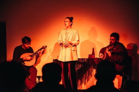 Porto: Einzigartiges Live-Fado-Konzert mit PortweinPorto: Einzigartige Live-Fado-Konzert mit Portwein