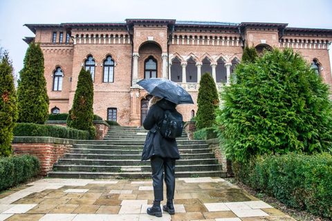 Bucharest: Old Town Essentials Private Photoshoot Super Premium: 75 Photos | 90 mins