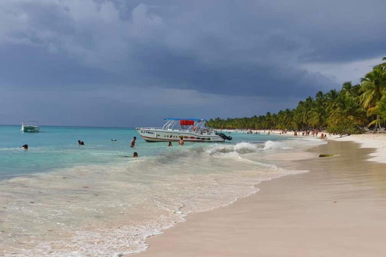 Excursión a Isla Saona desde Punta Cana con almuerzo y bar libre