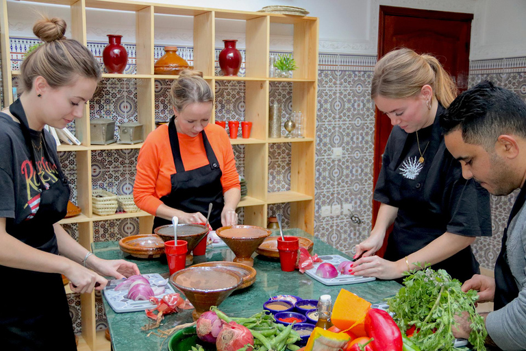 Clase de cocina en Marrakech con el chef Hassan, expertos en tagineGrupo pequeño