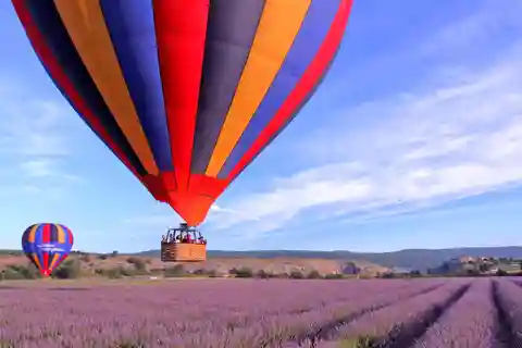 Provence: Heißluftballonfahrt mit feierlichem Toast