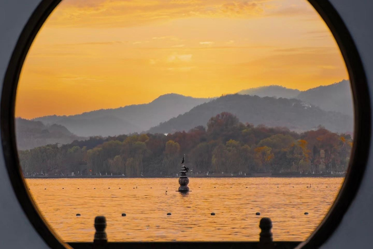 Hangzhou Highlights: West Lake, Silk Culture & Art Workshop Guide for other languages