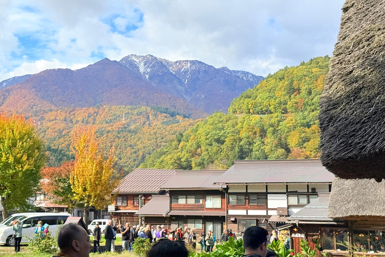 Kanazawa: Shirakawago, Gokayama, and Takayama Full Day Trip