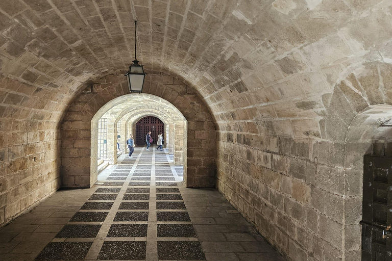 Palma: Old Town Guided Tour with Cathedral Skip-the-Line