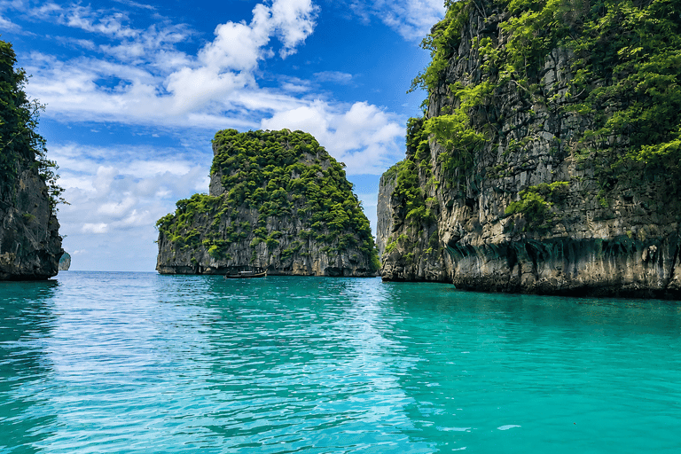 From Phi Phi: Private Luxury Longtail Boat Trip & Snorkeling 6-Hour option