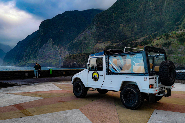 Nordwestlich von Madeira in 4x4 Cabrio Jeep Tour