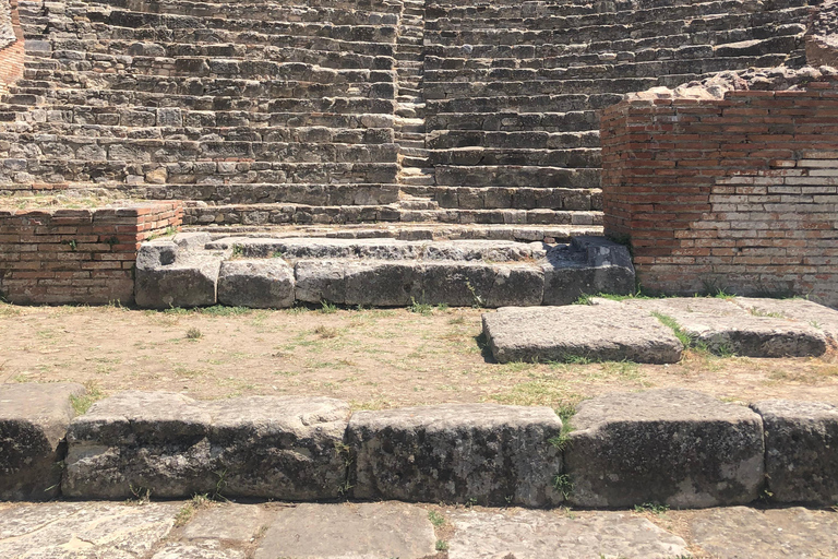 地拉那：含船游与历史讲解的三日导览之旅地拉那：3日导览之旅含乘船游览与历史讲解