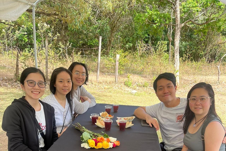 Corn, Cheese, and Mono en Bijao Experience in Boquete