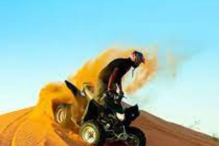 Doha: Wüstentour mit Kamelreiten, Sandboarding &amp; EssenDoha: geführte Wüstentour mit Kamelreiten, Sandboarding &amp; Essen