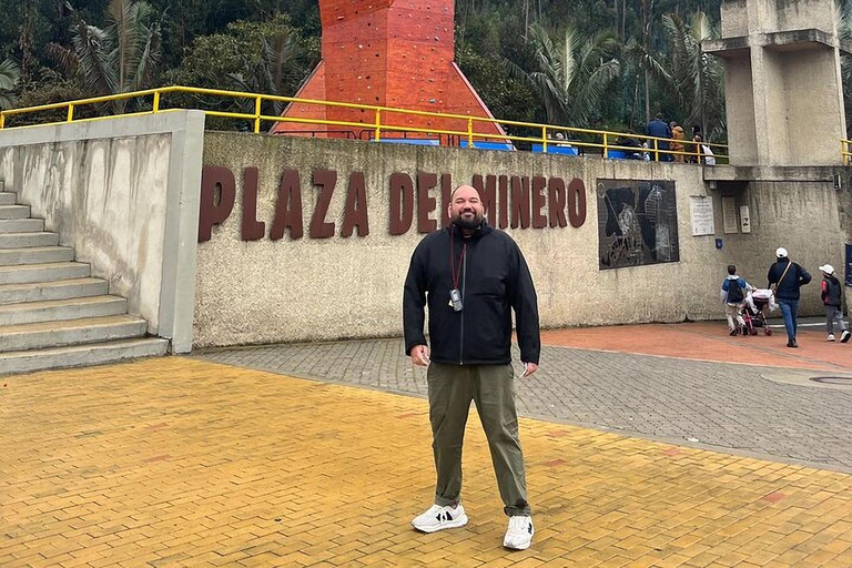 Desde Bogotá: Zipaquirá y Guatavita Los 5 Mejores Sitios Tour GuiadoNUEVO Y MÁS BARATO Visita 5 lugares de interés en Zipaquirá y Guatavita