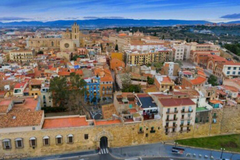 From Salou: Tour Poblet, Wines & Sitges