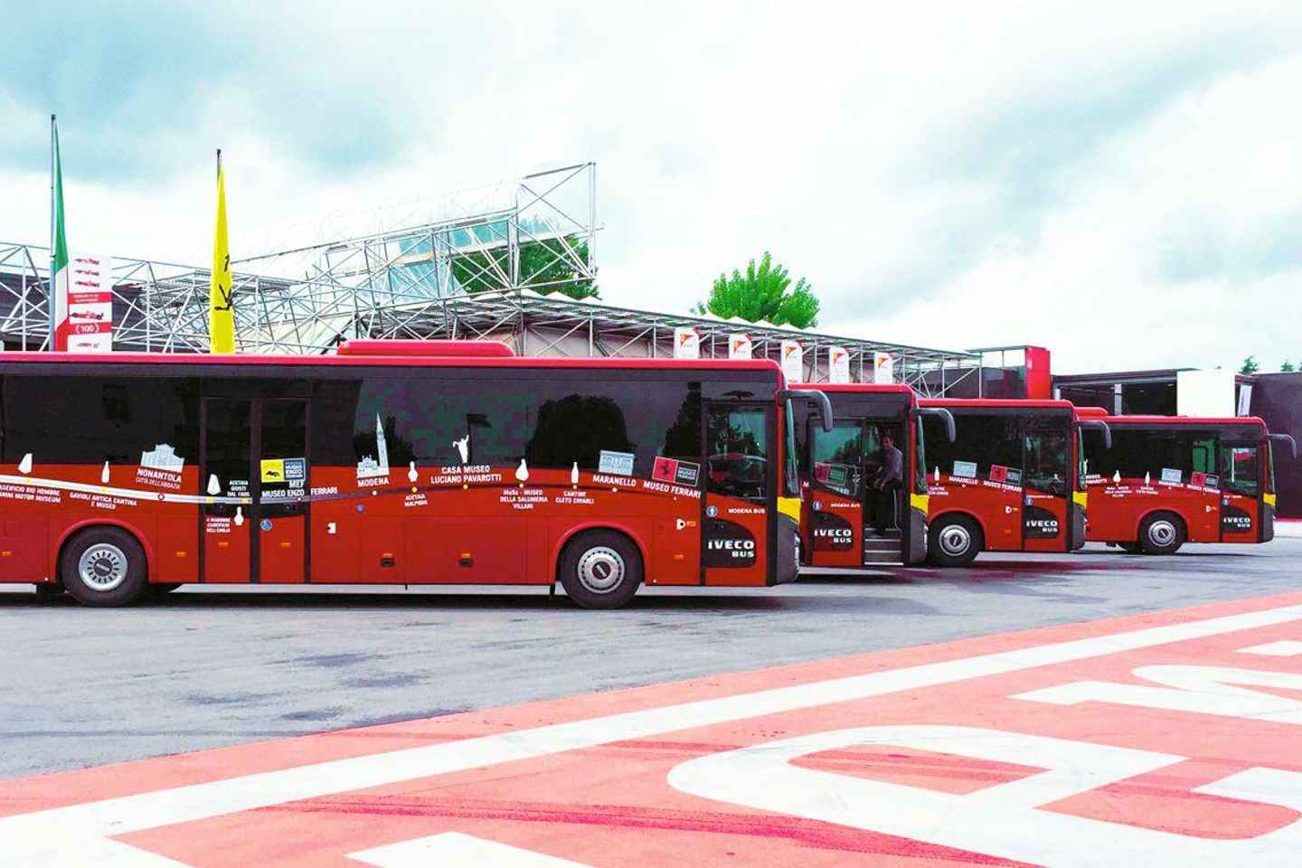 摩德纳与马拉内罗:法拉利博物馆双重体验及便捷巴士接驳