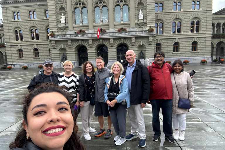 Bern: Must-See 2-Hour Walking Tour with a Local Guide Must-see Bern: 2 hour Guided Walking Tour (SPANISH)