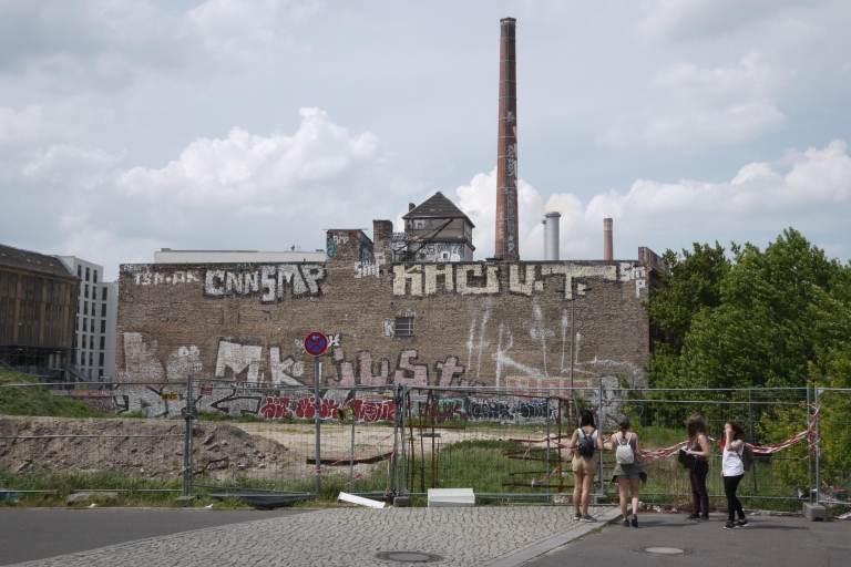 Berlin: History and alternative tracks with local guide