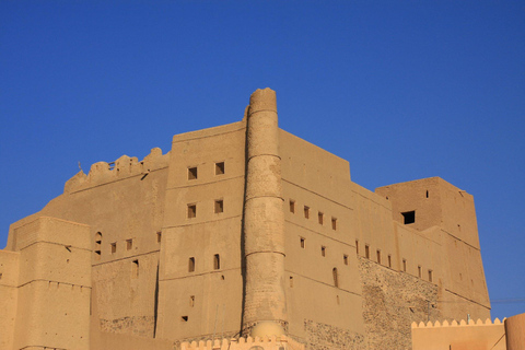 Oman: 5-Day Adventure Tour with Forts, Souqs & Mountains