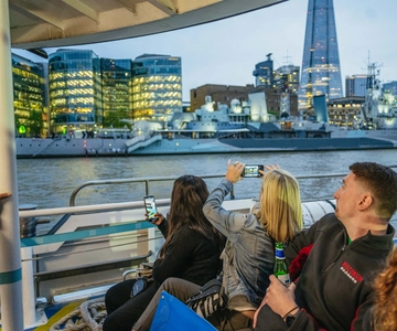 London: Ghost Walk and River Thames Boat Ride