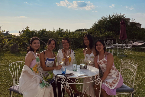 Sorrento: Cooking Class with Live music, wine and Limoncello