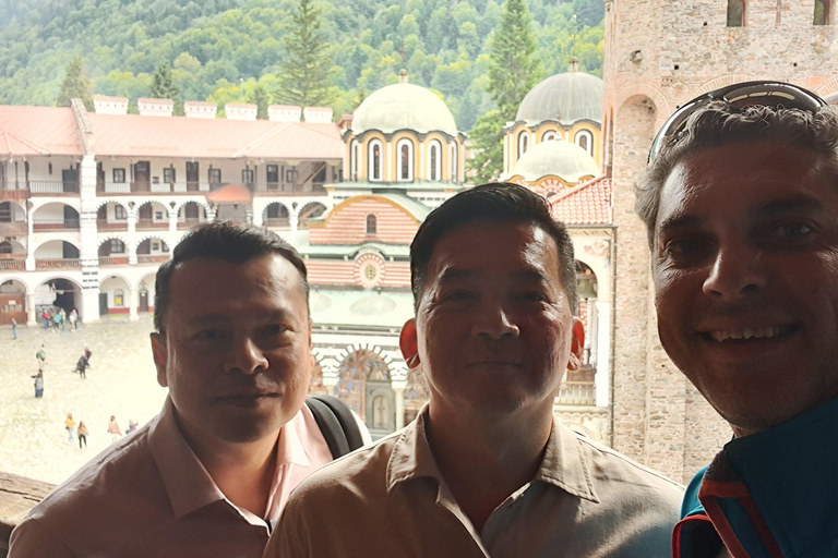 里拉修道院一日旅行 + 酒窖和当地美食体验