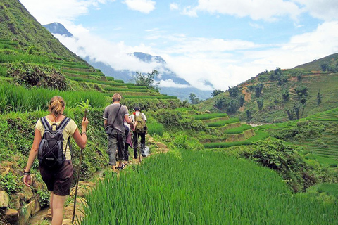 Da Hanoi: Tour di due giorni a Sapa con visita al Picco FansipanSa Pa: tour della città e della cima del Fan Si Pan da Hanoi