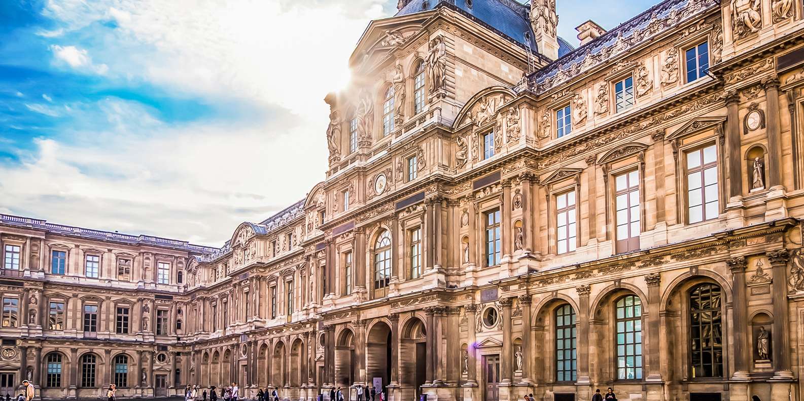 Paris: Louvre Guided Tour with Reserved Access & Boat Cruise