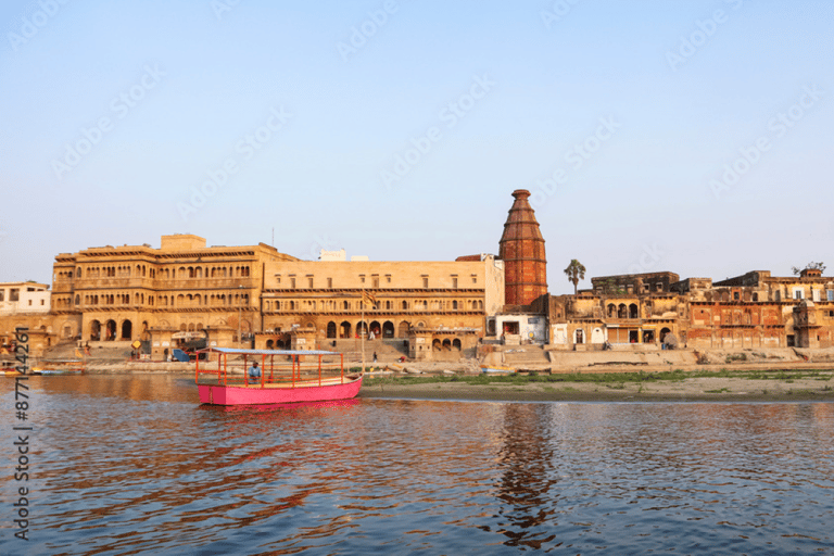 从德里出发：泰姬陵和玛图拉-布林达班观光 2 日游仅提供专业导游服务。